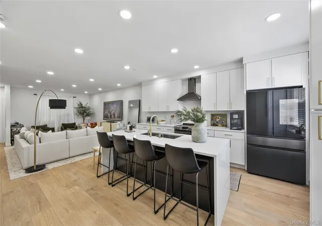 1518-fielding-st-new-york-ny-10469/hzid_d14eb272
