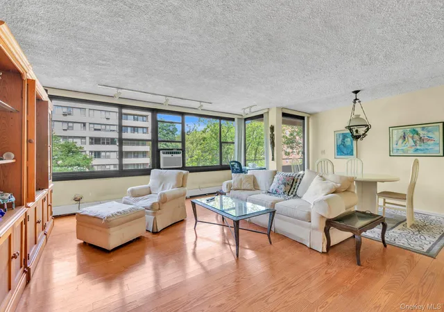 166-10-powells-cove-blvd-5d-new-york-ny-11357/hzid_d6ea380e