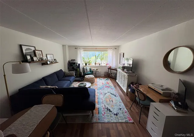 412-benedict-ave-1e-tarrytown-ny-10591/hzid_627d13f5
