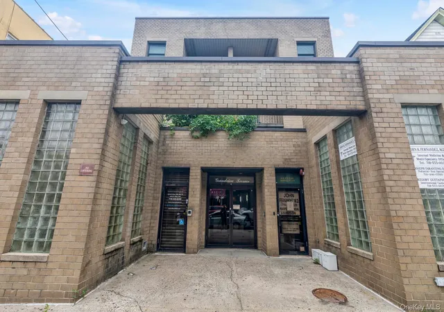 5536-69th-pl-r3-new-york-ny-11378/hzid_51ccaebb