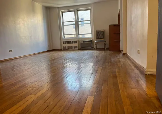 1332-metropolitan-ave-6a-new-york-ny-10462/hzid_dc8a5657