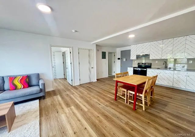 70-25-queens-blvd-1f-new-york-ny-11377/hzid_88214e7d