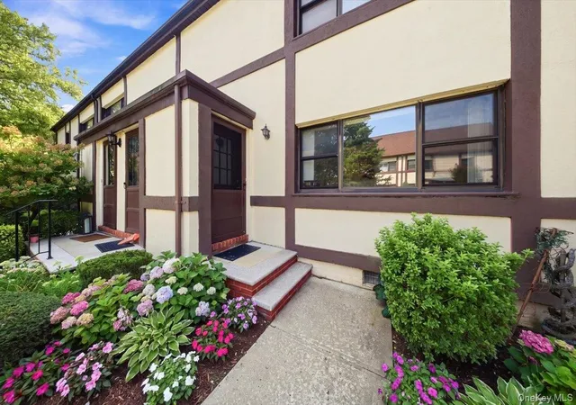 266-cherry-valley-ave-b1-hempstead-ny-11530/hzid_dacb0074