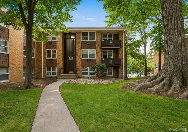 242-kearsing-pkwy-a-ramapo-ny-10952/hzid_b33588ae