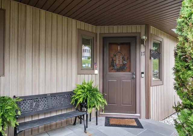 17-high-meadow-trl-peekskill-ny-10566/hzid_e9941fdb