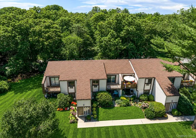 35-richmond-blvd-4b-ronkonkoma-ny-11779/hzid_c18c8ce1