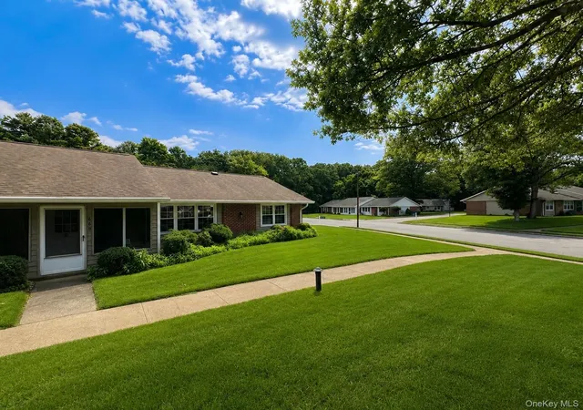 66-enfield-ct-b-brookhaven-ny-11961/hzid_dbd5ecbf