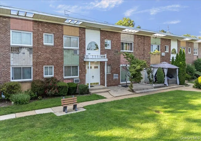 267-n-newbridge-rd-2d-hempstead-ny-11756/hzid_3100e5f5