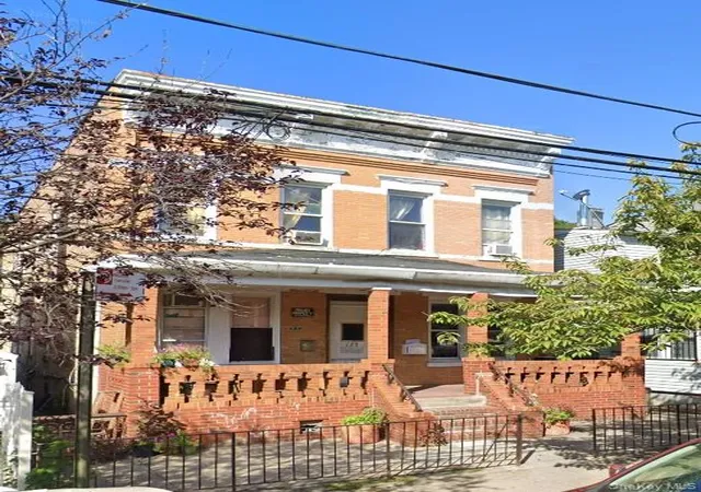 120-highland-pl-brooklyn-ny-11208/hzid_76574325