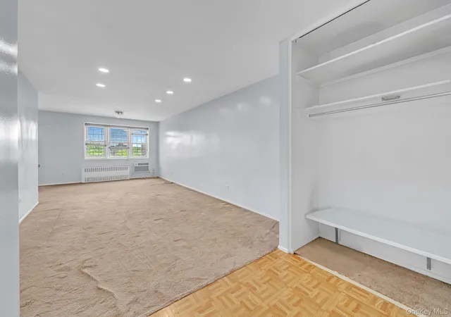 8710-149th-avenue-5f-howard-beach-ny-11414/hzid_d2626213