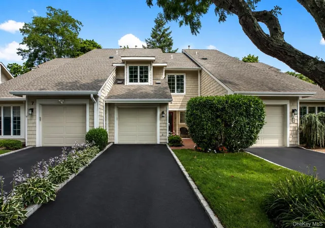 9-pleasant-ln-islip-ny-11706/hzid_d6315857