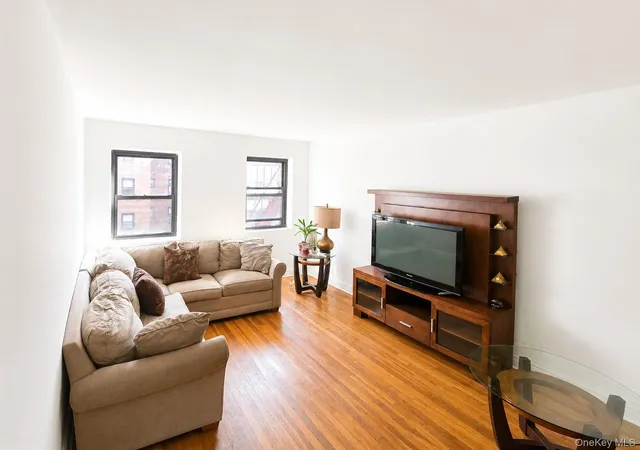 118-60-metropolitan-ave-c3-kew-gardens-ny-11415/hzid_c8dffffd