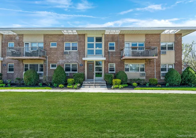 4-rose-st-1-f1-hempstead-ny-11572/hzid_b7525ce4