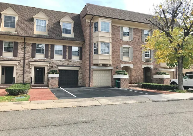 12-31-robin-ln-triplex-1st-bayside-ny-11360/hzid_961c46d6