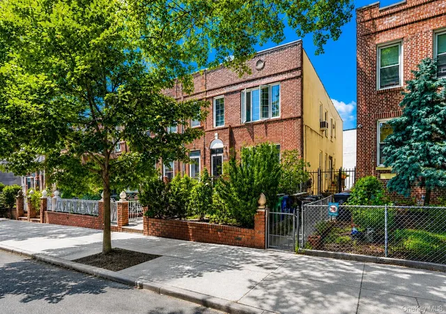 2358-23rd-street-new-york-ny-11105/hzid_bcd8cba2