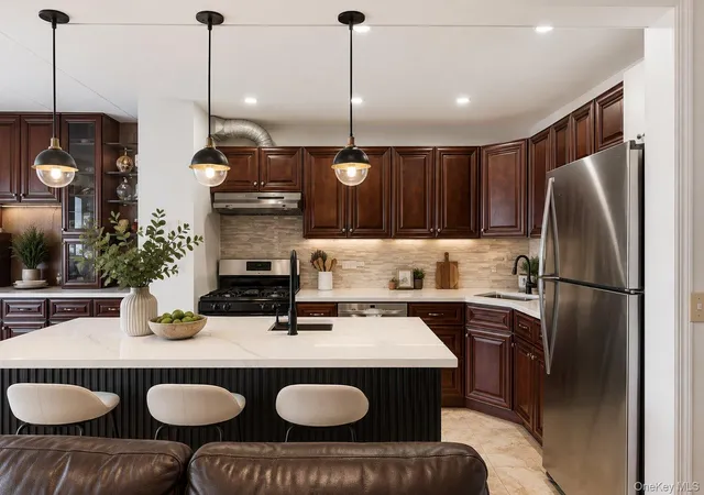 92-29-queens-blvd-16h-new-york-ny-11374/hzid_638d3d81