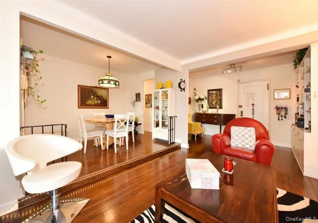 143-50-hoover-ave-104-jamaica-ny-11435/hzid_d2d865ec