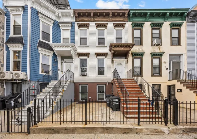 1572-bergen-st-new-york-ny-11213/hzid_0523b461