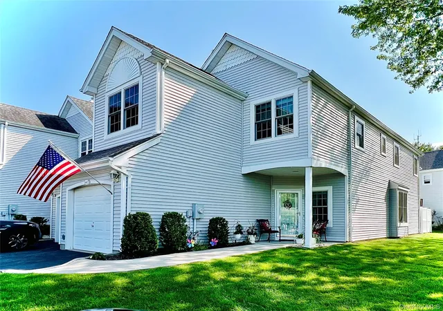 149-windward-ct-s-brookhaven-ny-11777/hzid_377bd78e
