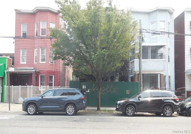 2166-crotona-ave-bronx-ny-10457/hzid_b389d3b3
