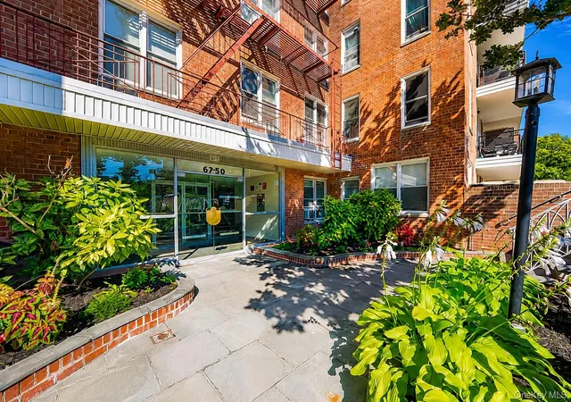67-50-thornton-pl-1d-new-york-ny-11375/hzid_cb3a2630