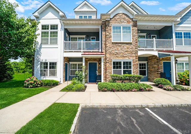 93-millie-ct-brookhaven-ny-11772/hzid_62c236a7