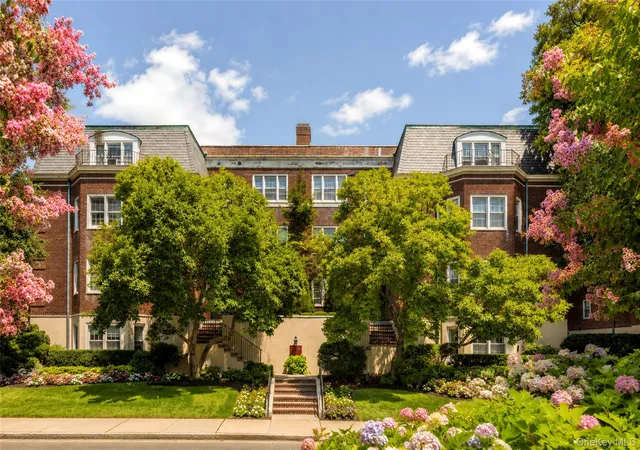 2-chateaux-cir-2e-scarsdale-ny-10583/hzid_dac1037d
