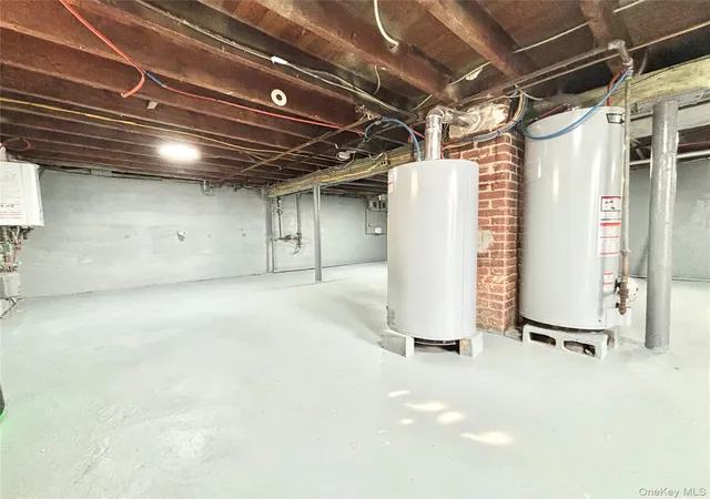 199-terrell-ave-hempstead-ny-11572/hzid_50e1a3ea