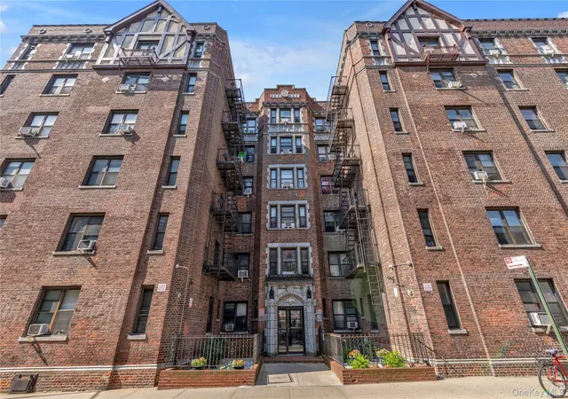 42-02-layton-st-202-new-york-ny-11373/hzid_a0312bd6