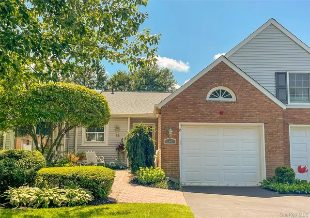 18-chippendale-dr-brookhaven-ny-11766/hzid_7f952139