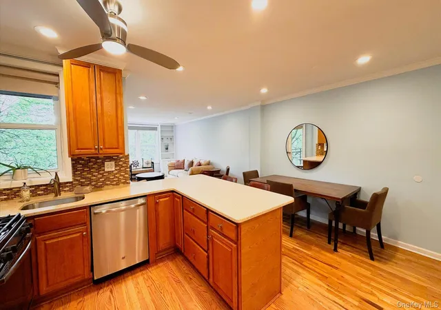 42-30-douglaston-pkwy-5l-new-york-ny-11363/hzid_be07c419