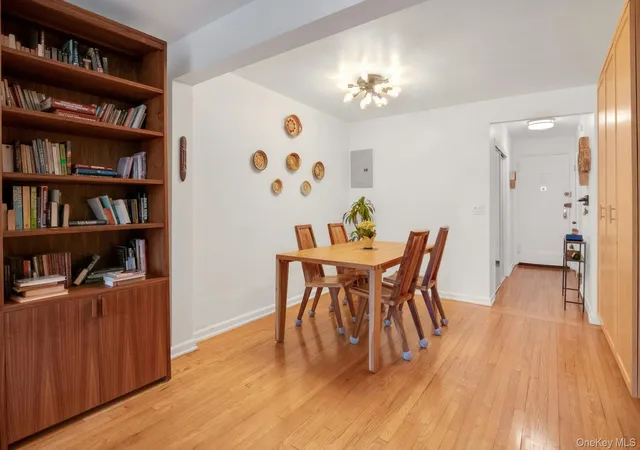 445-w-240th-street-6a-new-york-ny-10463/hzid_09ec1dfc