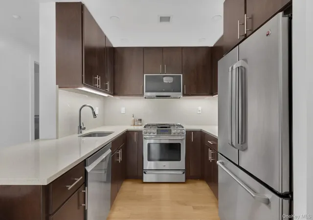 152-e-118th-street-4c-new-york-ny-10035/hzid_a9196db9