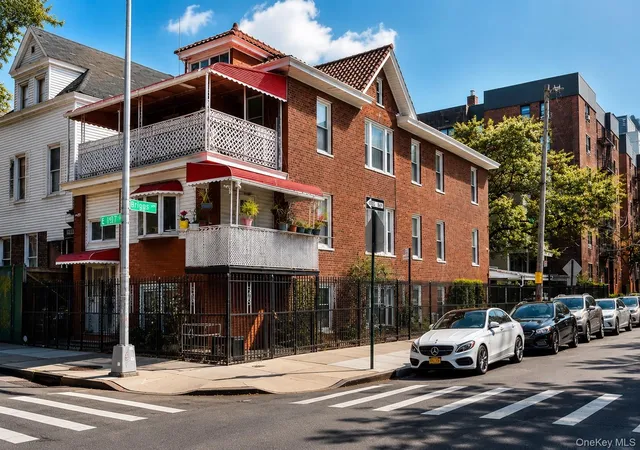260-e-197th-street-new-york-ny-10458/hzid_08bb8400