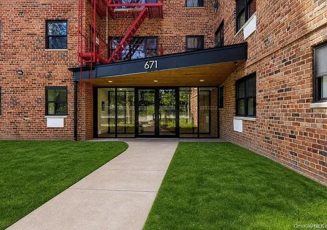 671-bronx-river-rd-lg-yonkers-ny-10704/hzid_21e59cd2