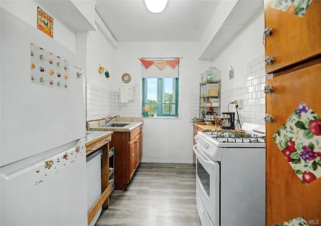 1705-purdy-st-7f-new-york-ny-10462/hzid_1a6f11c2