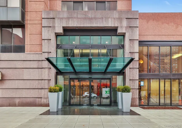 4-martine-ave-711-white-plains-ny-10606/hzid_85dfb5f3