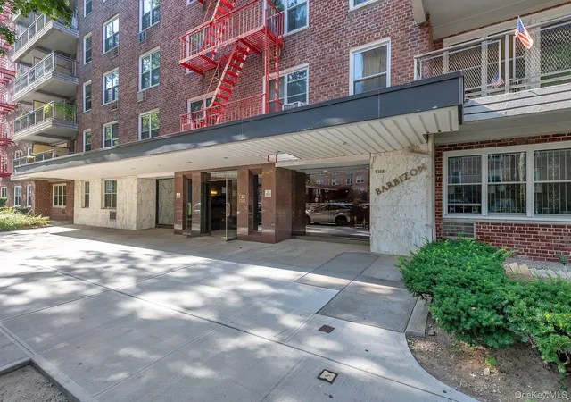 142-05-roosevelt-ave-320-new-york-ny-11354/hzid_1a22970e