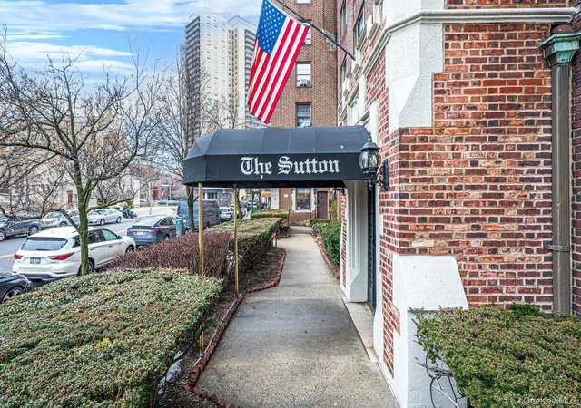 109-14-ascan-ave-4b-new-york-ny-11375/hzid_bf8544ea