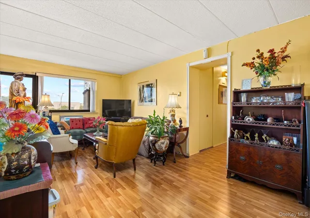 9229-queens-blvd-6f-new-york-ny-11374/hzid_2fb816ff