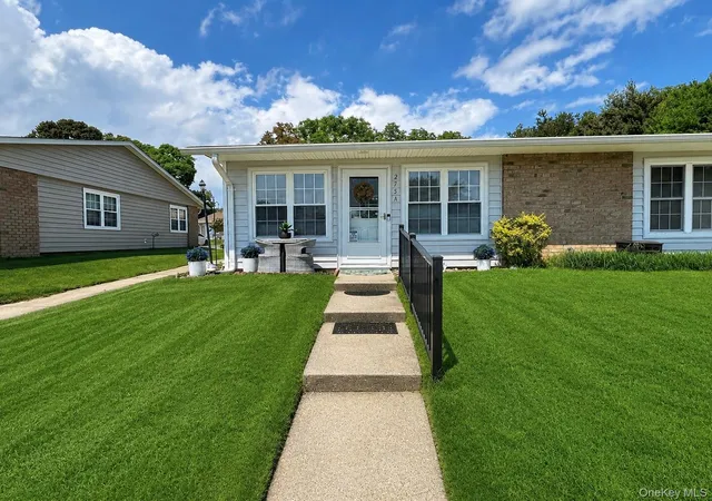 275-berwick-ct-a-brookhaven-ny-11961/hzid_9ee7935c