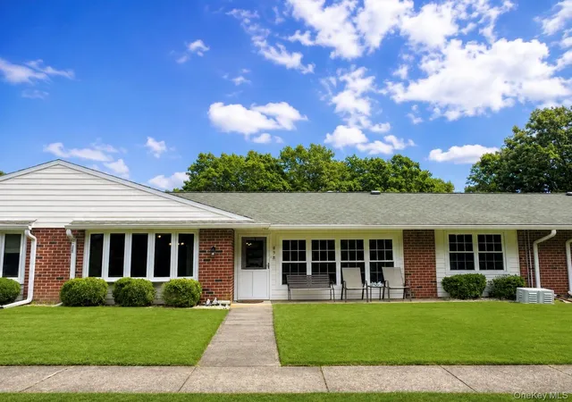89-enfield-ct-b-brookhaven-ny-11961/hzid_33f3cf51