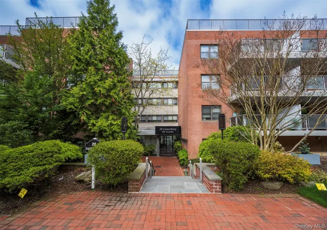 20-canterbury-rd-3a-north-hempstead-ny-11021/hzid_ff76f133