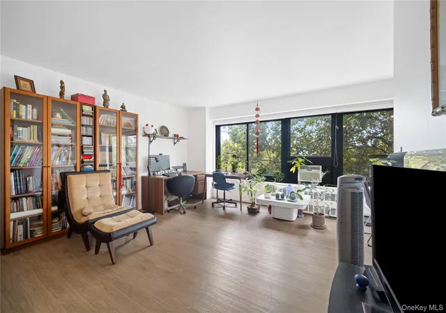 33-64-21st-street-6c-new-york-ny-11106/hzid_2ef4182b