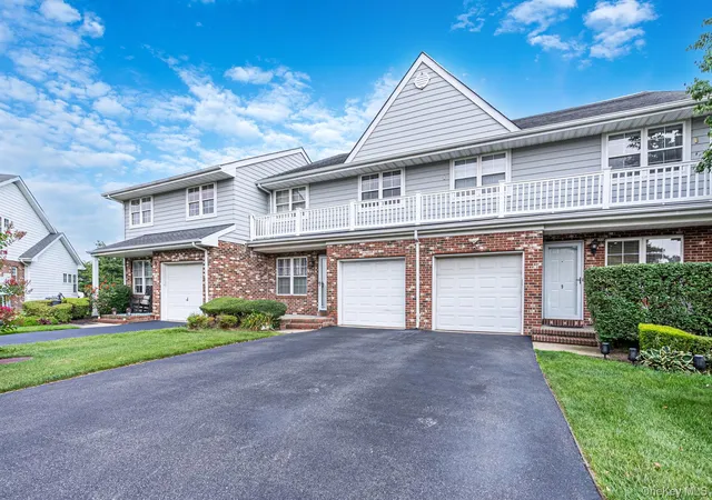 11-broadlawn-dr-islip-ny-11722/hzid_8d6c5b5b