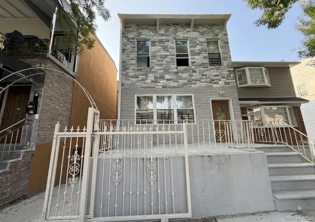8121-102nd-avenue-new-york-ny-11416/hzid_0ac70282