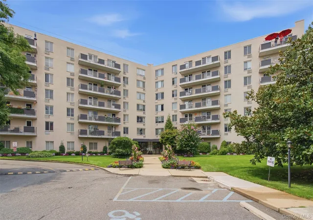 135-post-ave-2j-north-hempstead-ny-11590/hzid_46a60f72