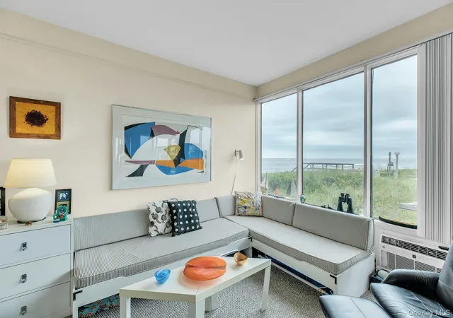 101-dune-rd-c-8-southampton-ny-11942/hzid_8aa483b7