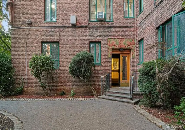 1-metropolitan-oval-1b-new-york-ny-10462/hzid_99bd221a