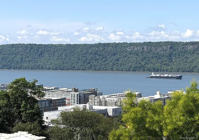 250-n-broadway-phd-yonkers-ny-10701/hzid_30e781e4